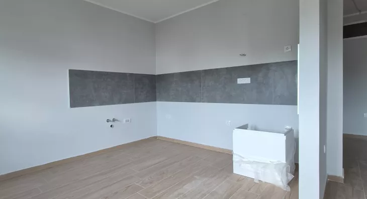 Šestosoban stan | 4zida