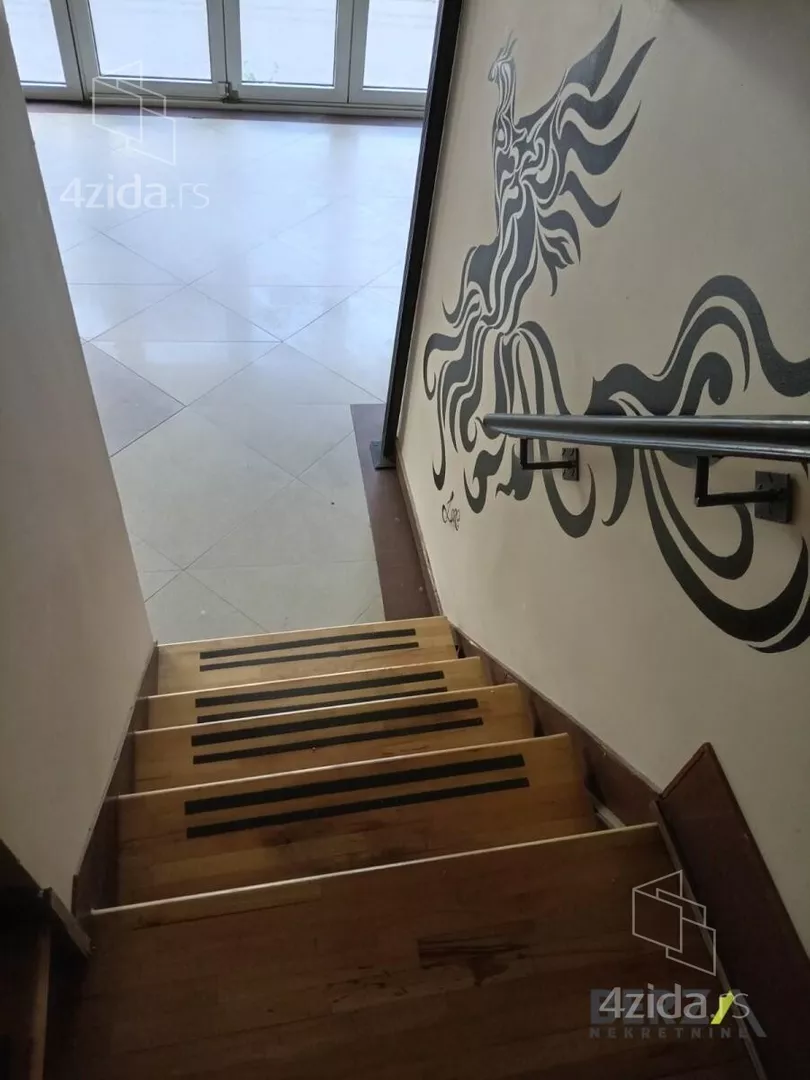 Lokal | 4zida
