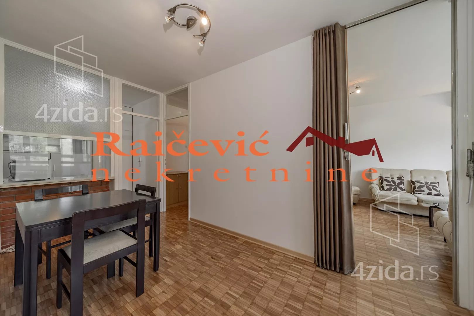 Troiposoban stan | 4zida