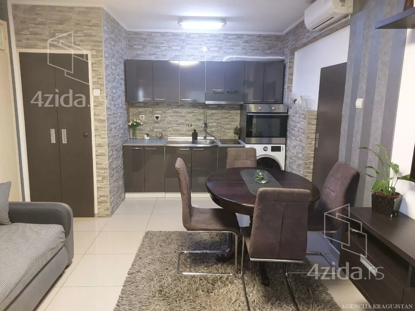 Jednoiposoban stan | 4zida