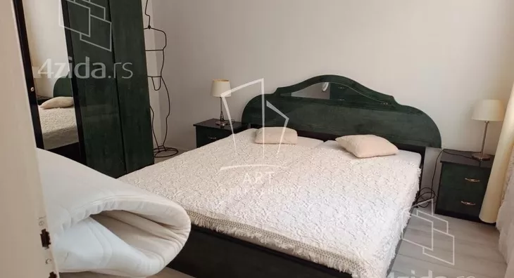 Četvoroiposoban stan | 4zida