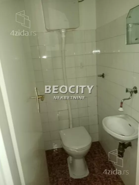 Četvoroiposoban stan | 4zida