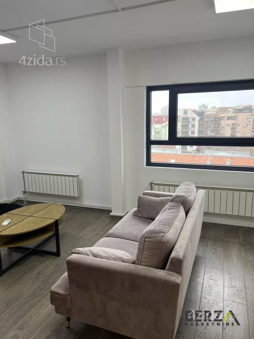 Šestosoban stan | 4zida