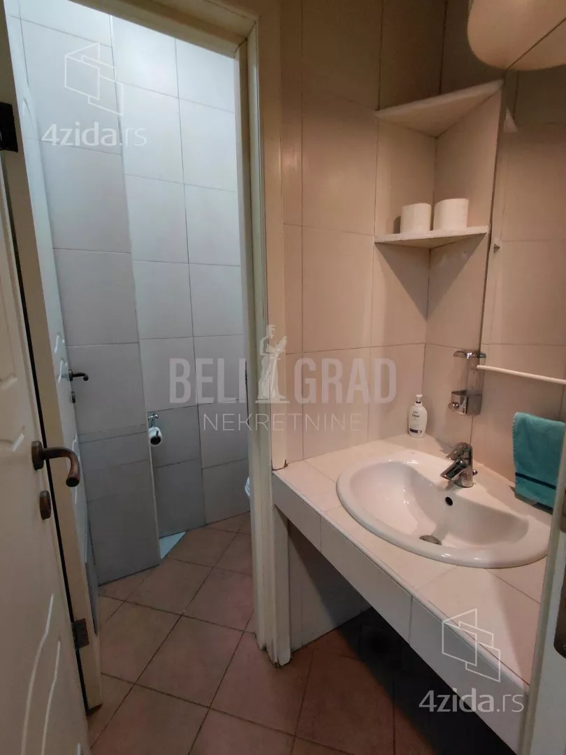 Šestosoban stan | 4zida