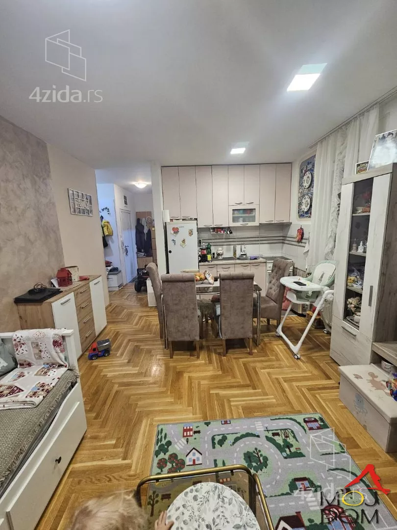 Dvoiposoban stan | 4zida