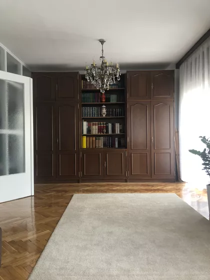 Trg Cara Jovana Nenada | 4zida.rs