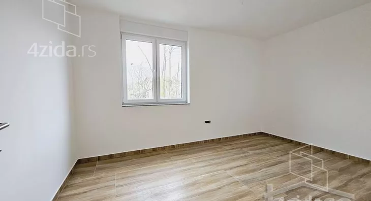 Četvoroiposoban stan | 4zida