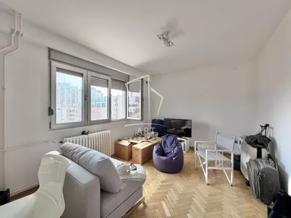 Jovana Rajića | 4zida.rs