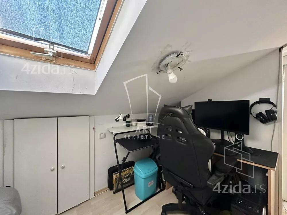 Troiposoban stan | 4zida