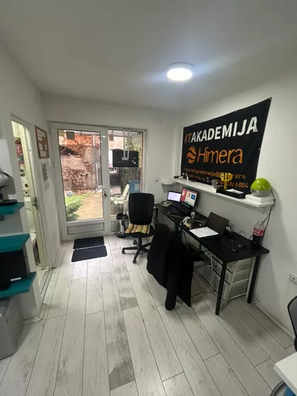Karađorđeva | 4zida.rs