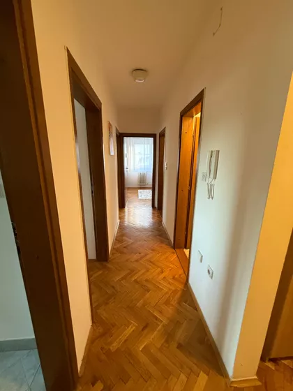 Milovana Glišića 7 | 4zida.rs