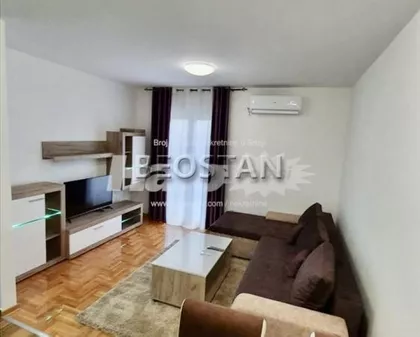 Majke Jugovica | 4zida.rs