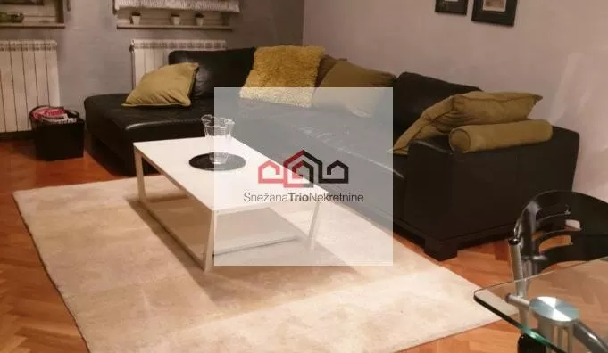 Četvoroiposoban stan | 4zida