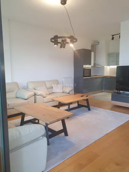 Tadije Sondermajera | 4zida.rs