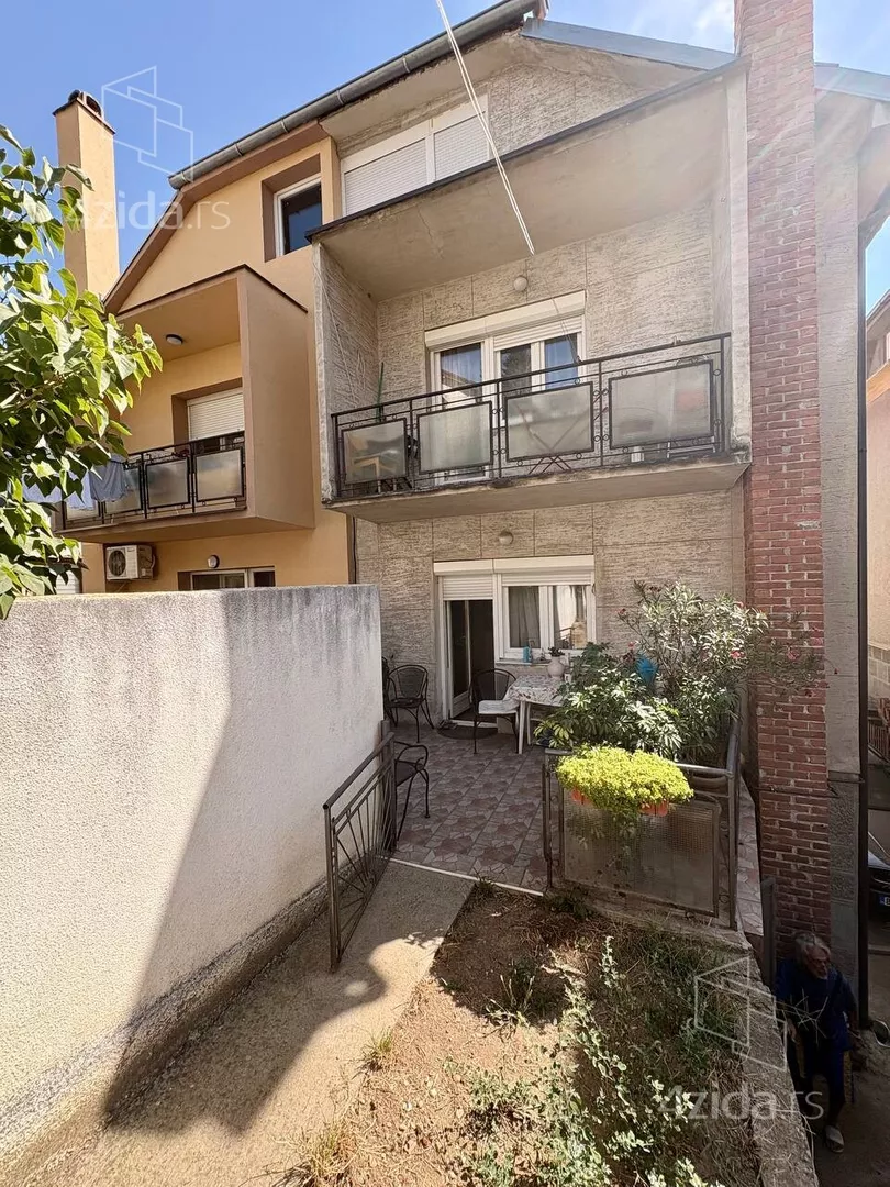 3-etažna kuća | 4zida