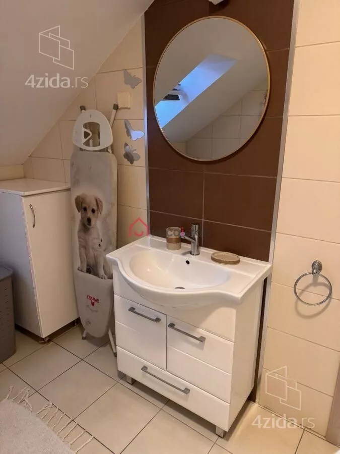 Troiposoban stan | 4zida