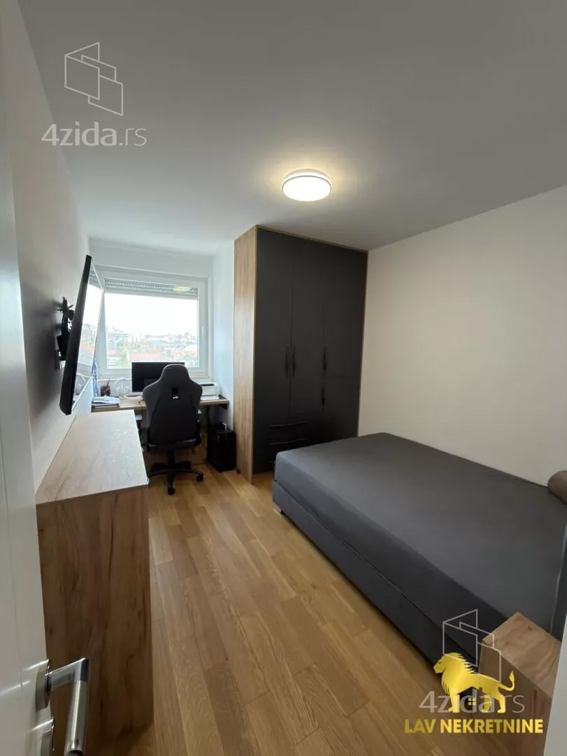 Troiposoban stan | 4zida