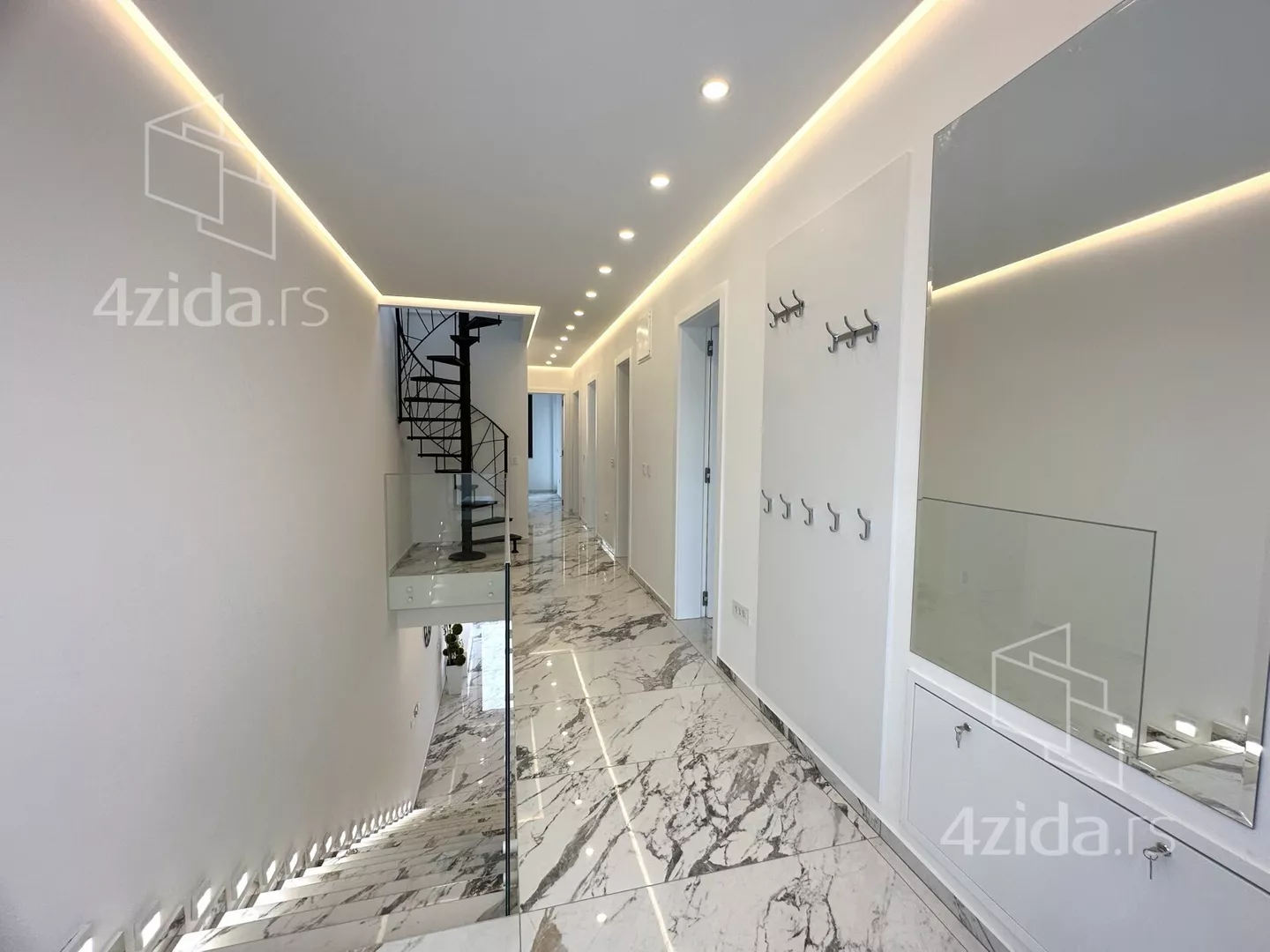 Kuća | 4zida