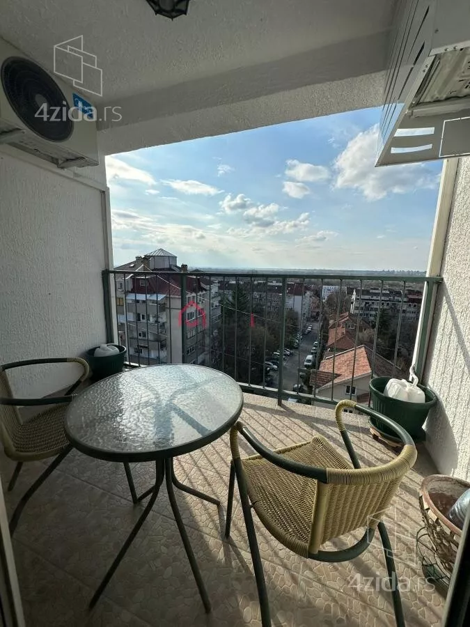 Petosoban stan | 4zida