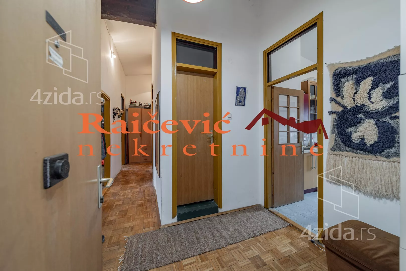 Troiposoban stan | 4zida