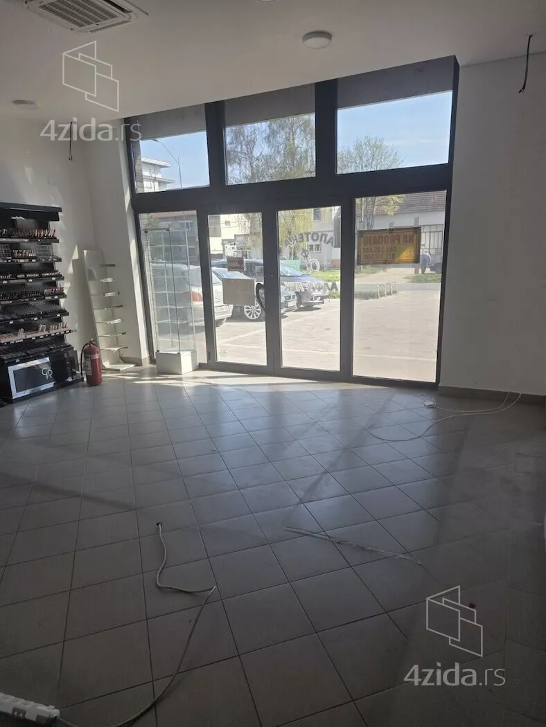 Poslovni prostor | 4zida