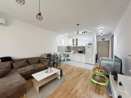 Ivana Milutinovića | 4zida.rs