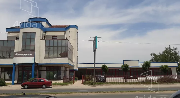 Poslovna zgrada | 4zida