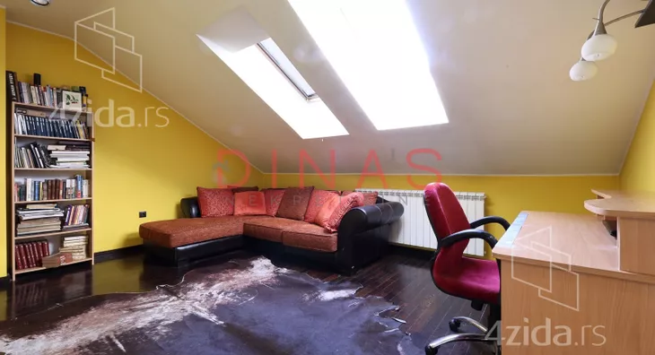 Šestosoban stan | 4zida