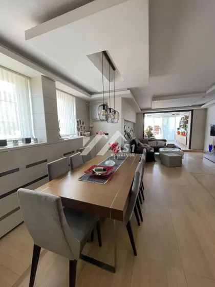 Milana Konjevića | 4zida.rs