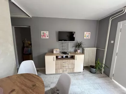 Surčin (mesto) | 4zida.rs