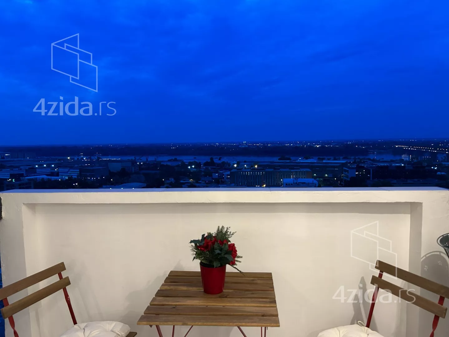 Četvoroiposoban stan | 4zida