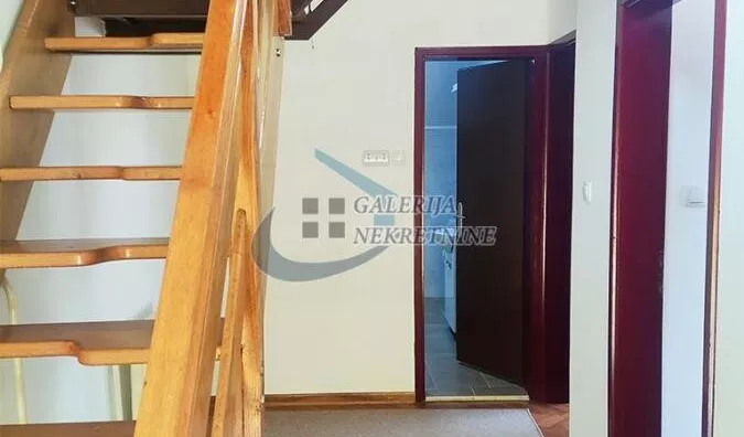 Četvoroiposoban stan | 4zida