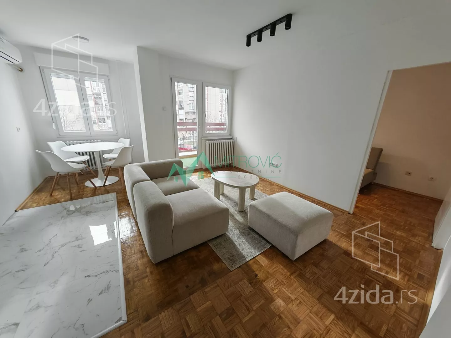 Dvoiposoban stan | 4zida