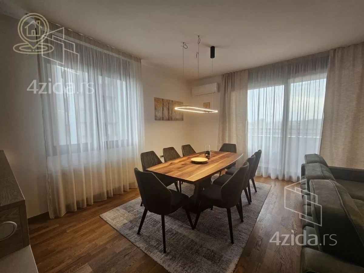 Četvoroiposoban stan | 4zida