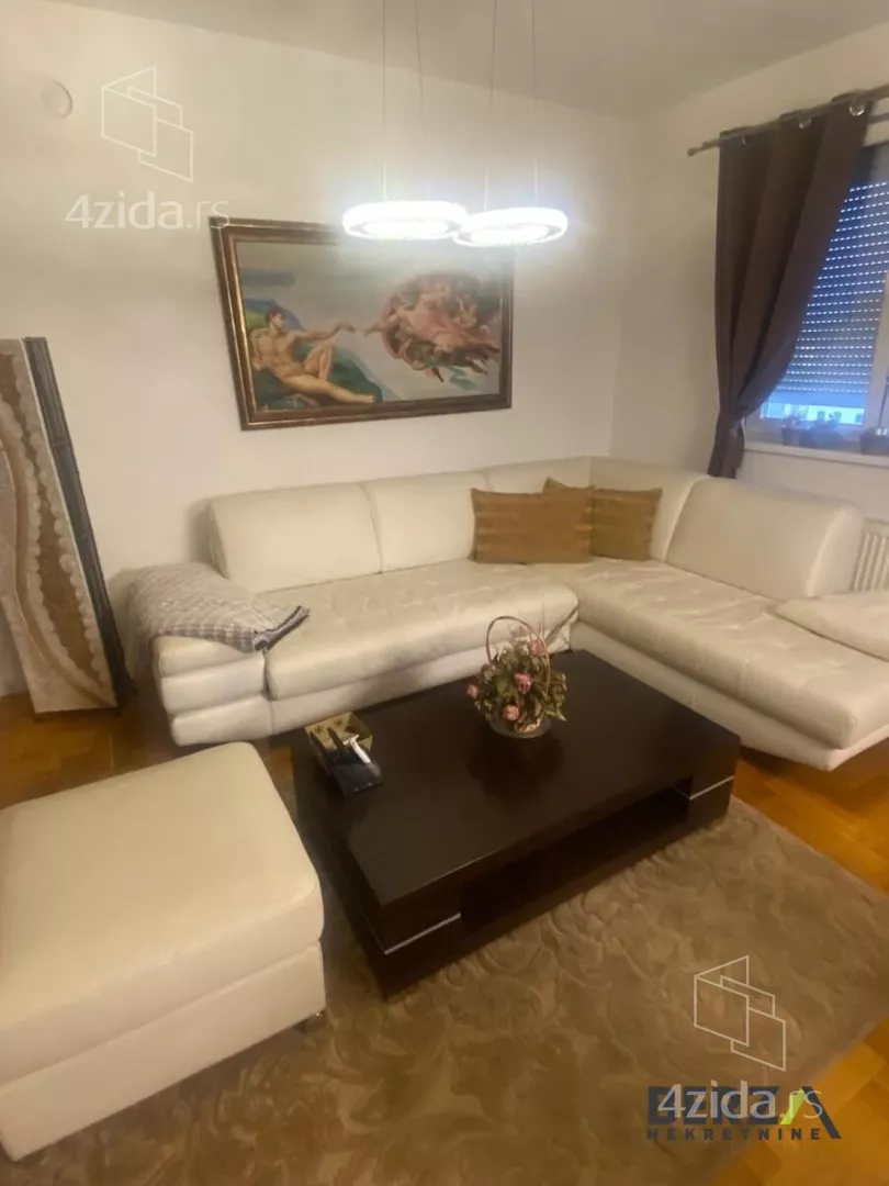 Četvoroiposoban stan | 4zida