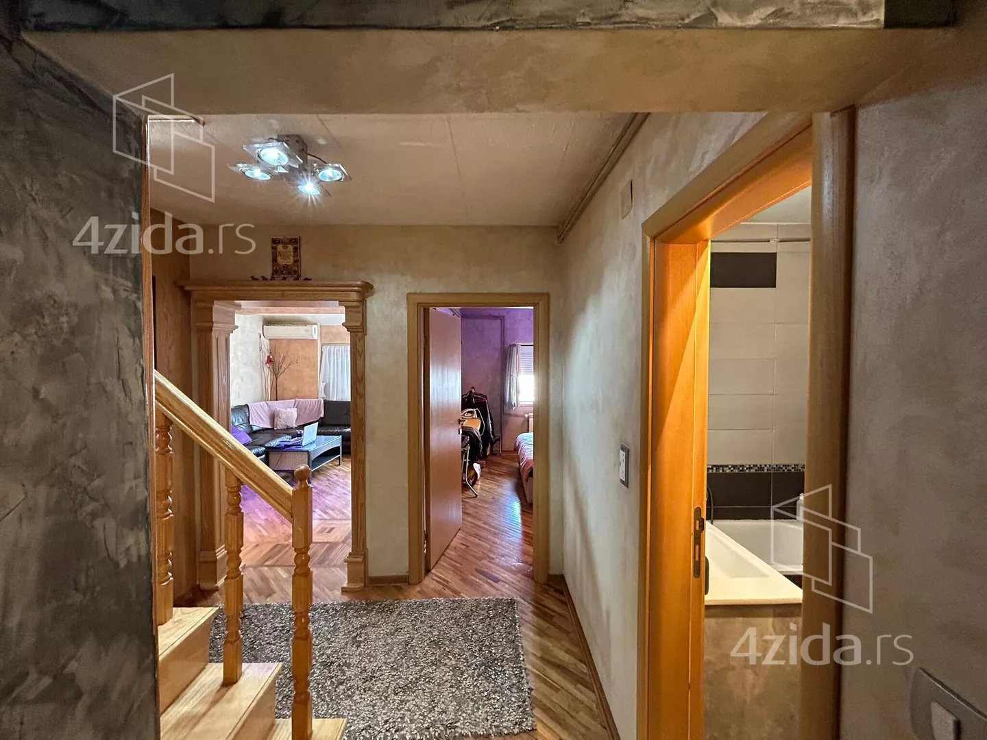 Četvoroiposoban stan | 4zida