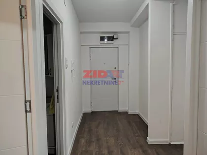 Ustanička | 4zida.rs