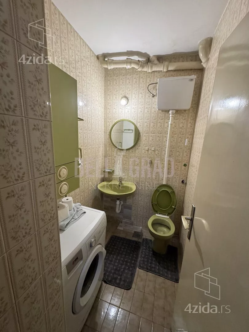 Četvoroiposoban stan | 4zida