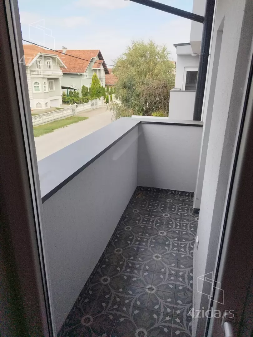 Sedmosoban stan | 4zida