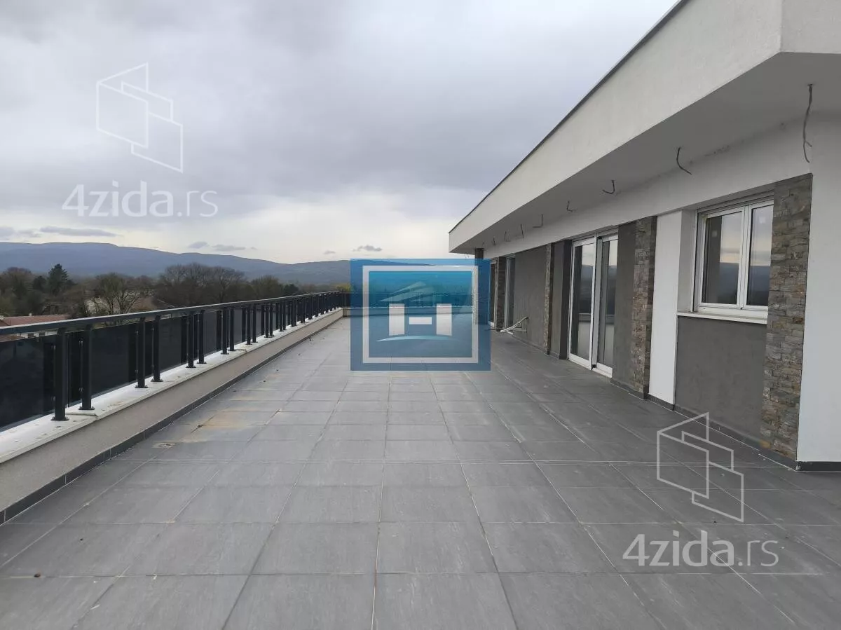 Petosoban stan | 4zida