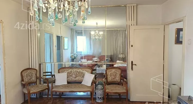 Troiposoban stan | 4zida