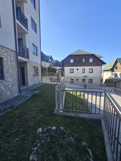 Zova | 4zida.rs