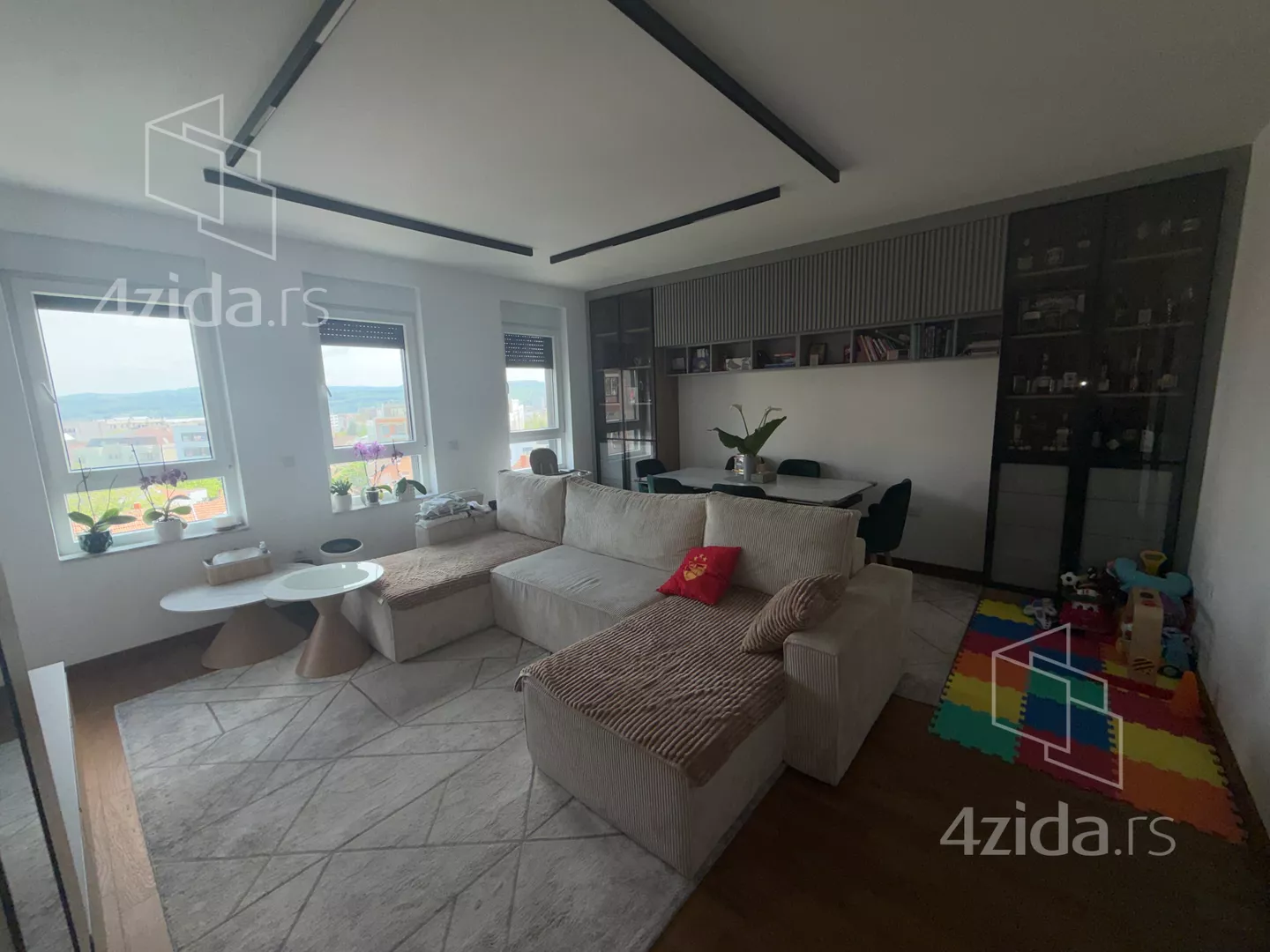 Dvoiposoban stan | 4zida