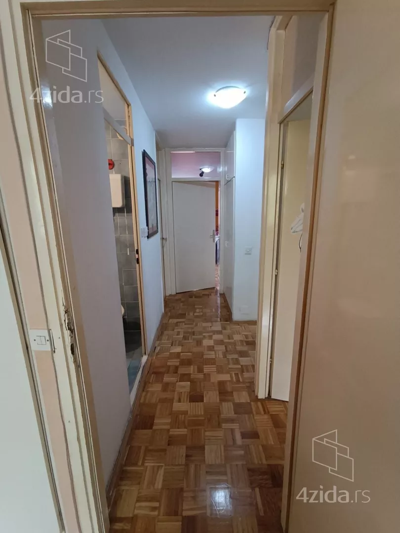 Četvoroiposoban stan | 4zida