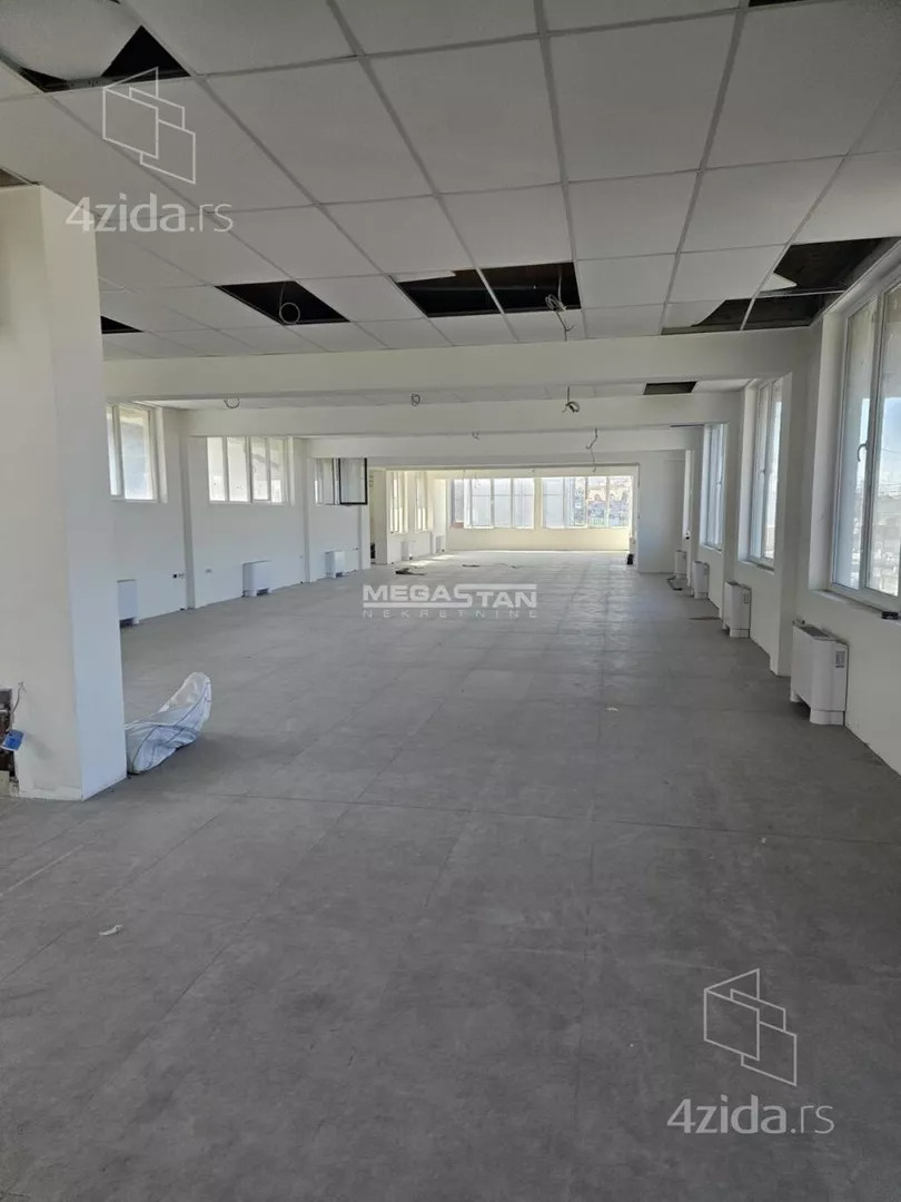 Poslovna zgrada | 4zida