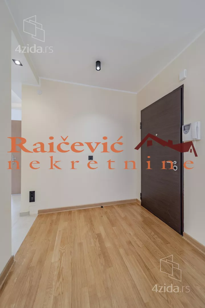 Četvoroiposoban stan | 4zida