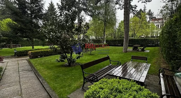 Šestosoban stan | 4zida