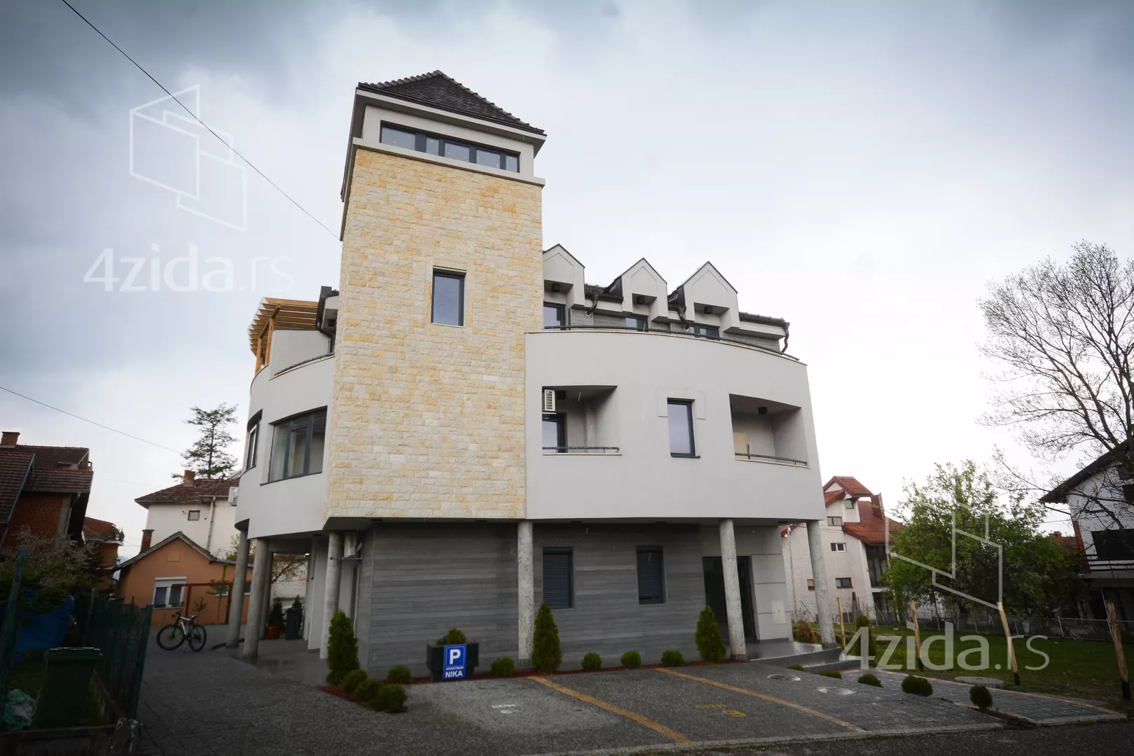 Jednoiposoban stan | 4zida