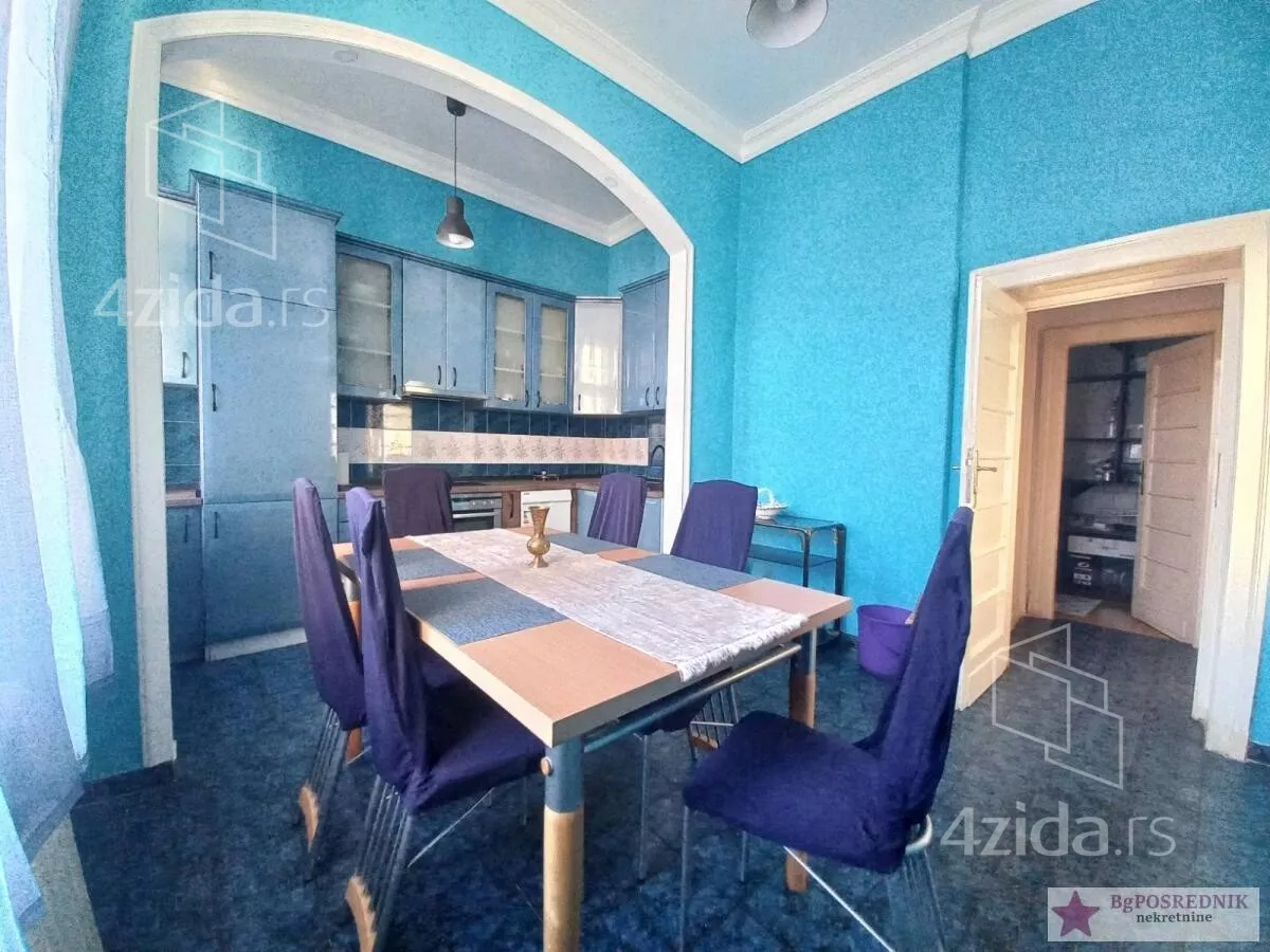 Četvoroiposoban stan | 4zida