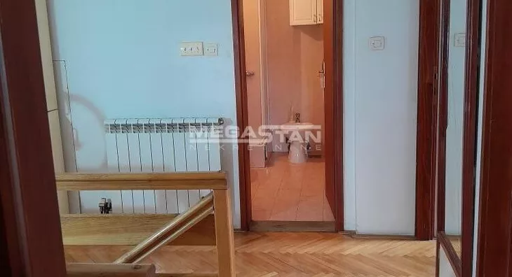 Šestosoban stan | 4zida